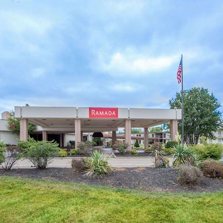 Ramada By Wyndham Louisville North Екстериор снимка